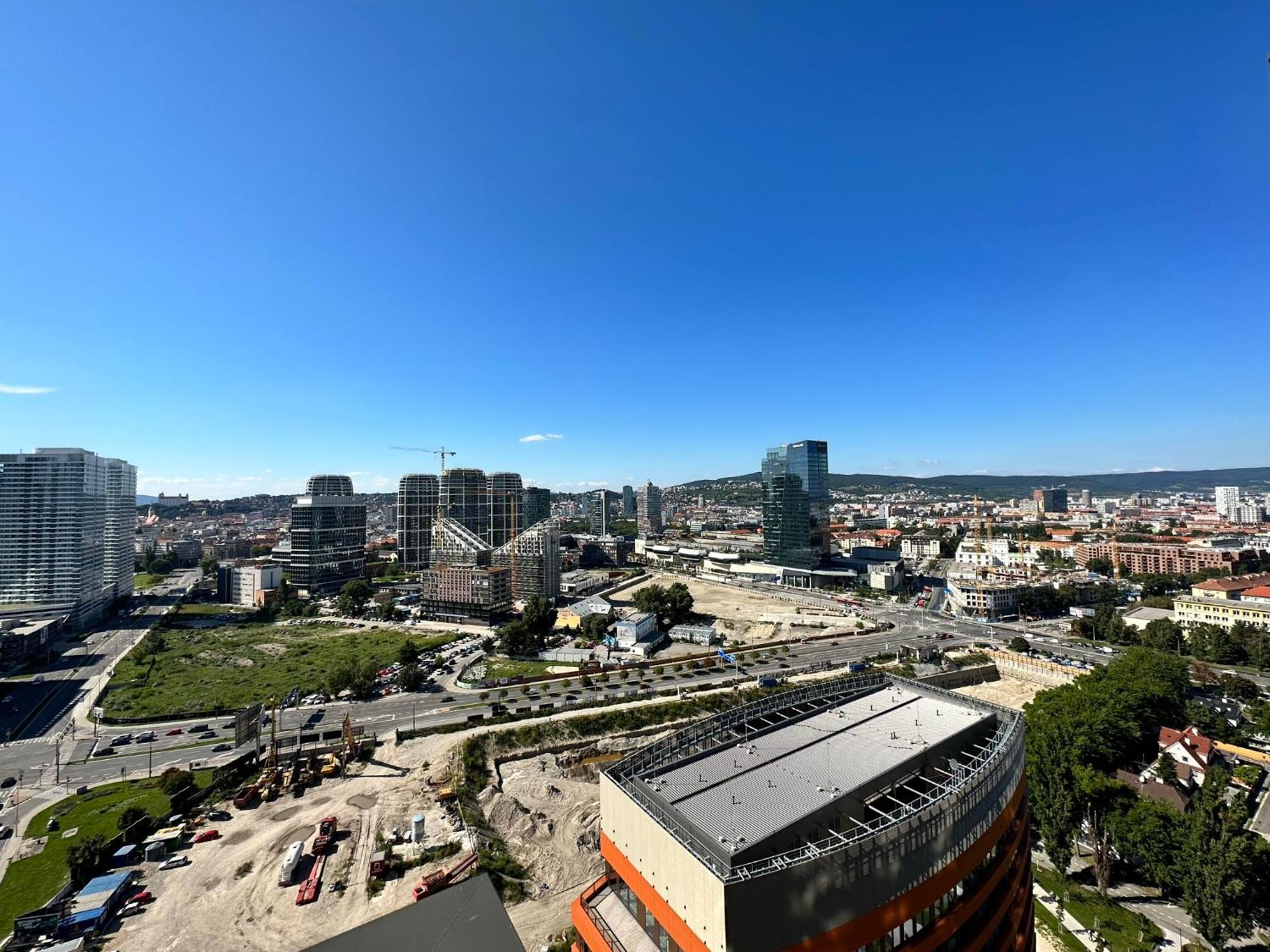 Vyhlad Na Mesto, 24. Poschodie, Free Parking บราติสลาวา ภายนอก รูปภาพ